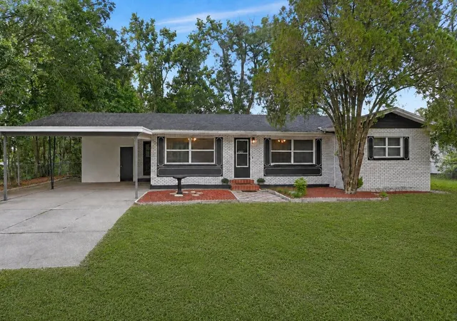 1st image of 1502 Stevens Ave, Deland, FL 32720 | MLS# V4950710