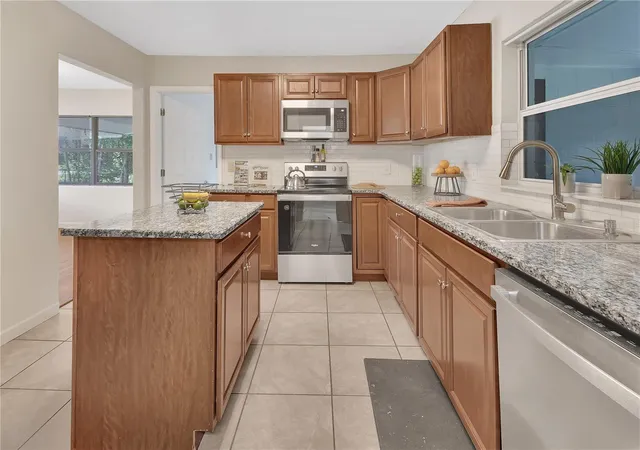 2nd image of 1502 Stevens Ave, Deland, FL 32720 | MLS# V4950710