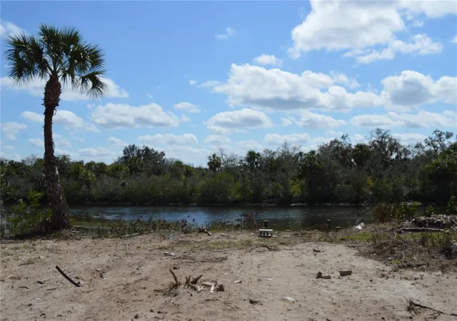 4th image of 7023 Payne Ave, Gibsonton, FL 33534 | MLS# TB8538519