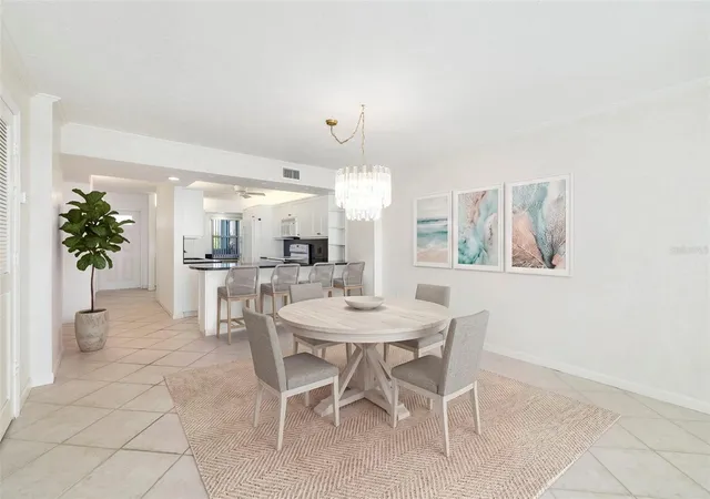 4th image of 19 Whispering Sands Dr, Sarasota, FL 34242