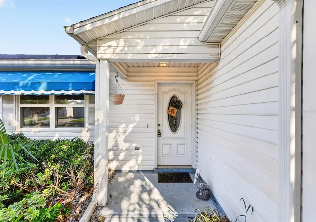 2nd image of 1613 San Diego St, Lady Lake, FL 32159 | MLS# OM730335