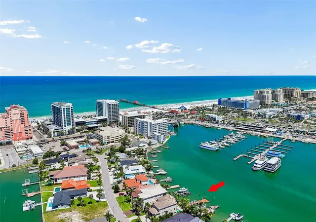 3rd image of 136 Devon Dr, Clearwater Beach, FL 33767 | MLS# TB8538531