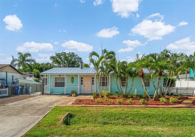 2nd image of 415 49th St W, Palmetto, FL 34221 | MLS# A4702891