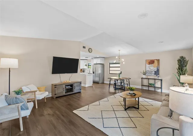 5th image of 138 69th Avenue N, Saint Petersburg, FL 33702 | MLS# TB8538550