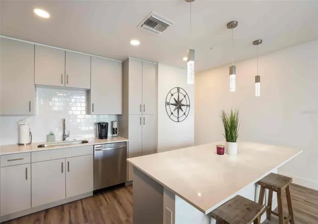 5th image of 1703 N Tamiami Trl #210, Sarasota, FL 34234 | MLS# A4702895