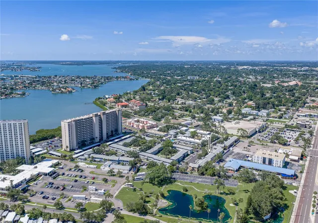 2nd image of 1170 Rue Des Chateaux, SOUTH PASADENA, FL 33707