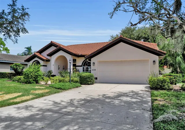 3rd image of 2102 Tequesta Trl, Nokomis, FL 34275 | MLS# A4702896