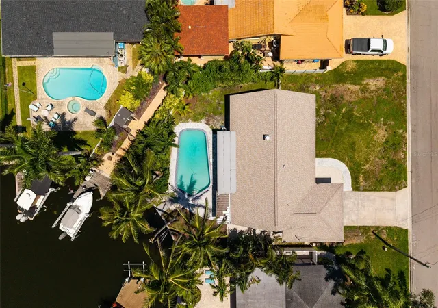 Photo 2 of Single family home for sale at 3960 13th Way Ne, Saint Petersburg, FL 33703 | MLS# TB8538560 | Listing updated on 2026-09-02
