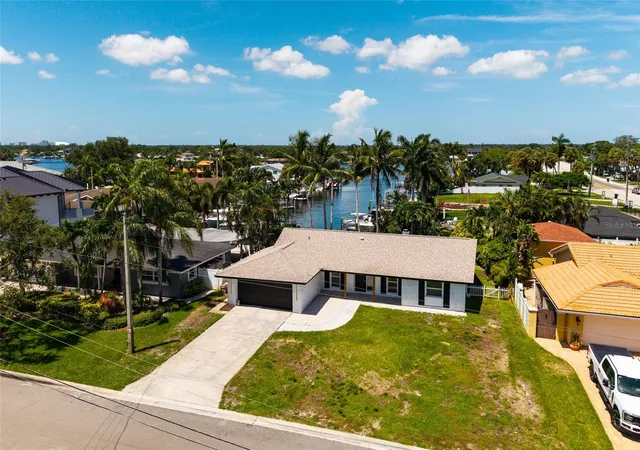 Photo 5 of Single family home for sale at 3960 13th Way NE, Saint Petersburg, FL 33703 | MLS# TB8538560 | Listing updated on 2026-09-02