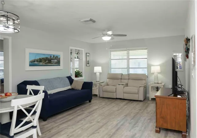 Photo 4 of House for sale at 6061 Coral Way, Bradenton, FL 34207 | MLS# A4702903 | Listing updated on 2026-09-27