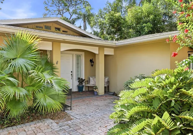 Photo 4 of Land for sale at 1041 Citrus Ave, Sarasota, FL 34236 | MLS# A4702905 | Listing updated on 2026-08-20