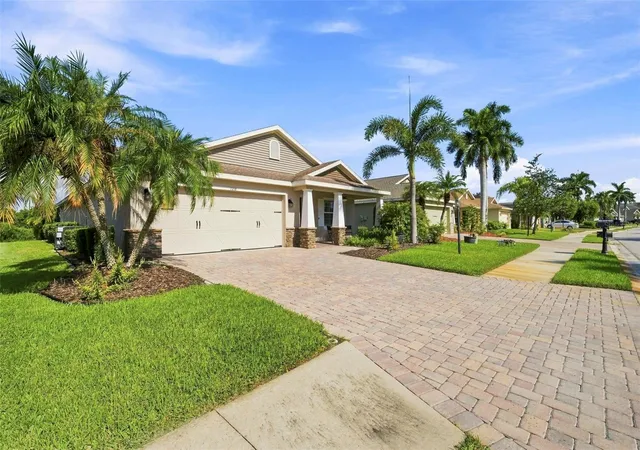 Photo 3 of Single family home for sale at 7218 34th Street E, Sarasota, FL 34243 | MLS# TB8538576 | Listing updated on 2026-08-31