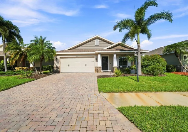 Photo 3 of Single family home for sale at 7218 34th Street E, Sarasota, FL 34243 | MLS# TB8538576 | Listing updated on 2026-08-31