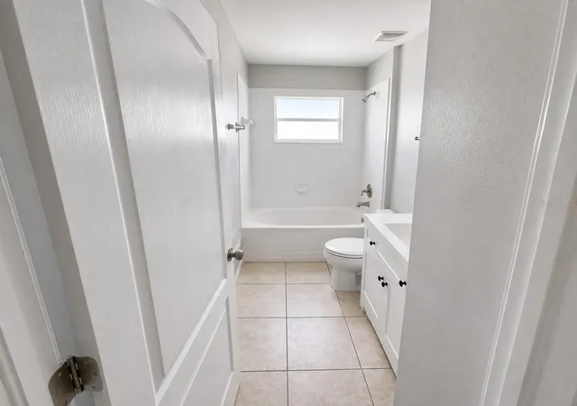 5th image of 2242 Colville Chase Dr, Ruskin, FL 33570 | MLS# O6433327