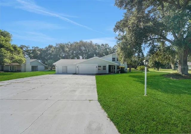 Photo 1 of Single family home for sale at 300 Greenfield Rd, Winter Haven, FL 33884 | MLS# P4939591 | Listing updated on 2026-08-19