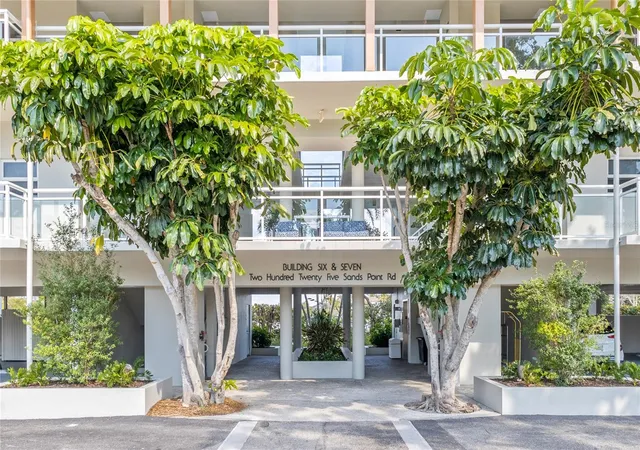 2nd image of 225 Sands Point Rd #6103, Longboat Key, FL 34228 | MLS# A4702915