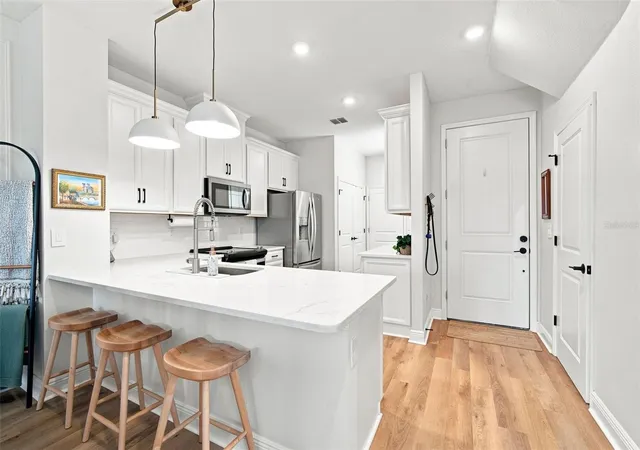3rd image of 5292 Neil Dr, Saint Petersburg, FL 33714 | MLS# TB8538600