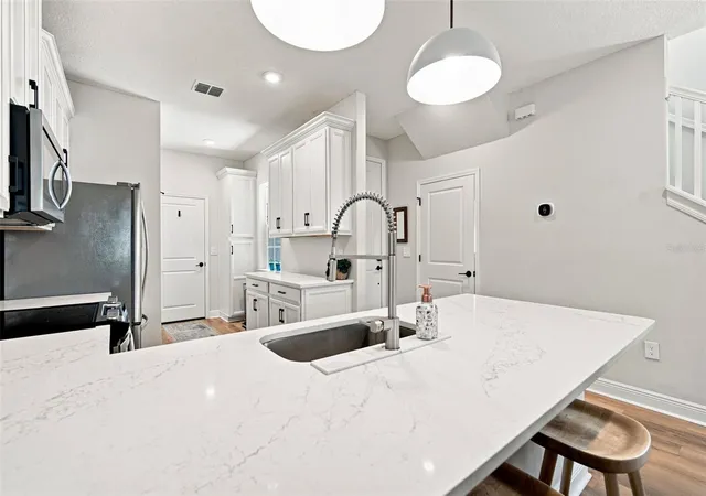 4th image of 5292 Neil Dr, Saint Petersburg, FL 33714 | MLS# TB8538600