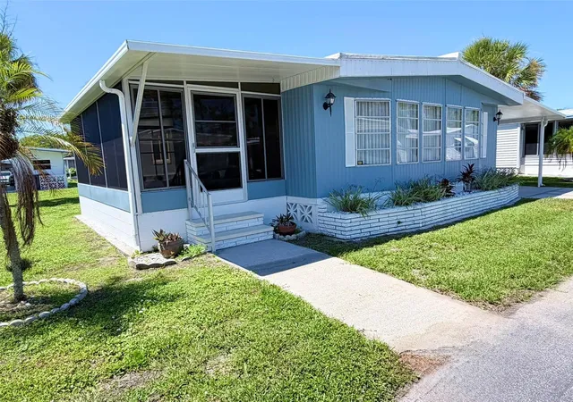 2nd image of 2236 Gondola Dr, Sarasota, FL 34238 | MLS# TB8538604