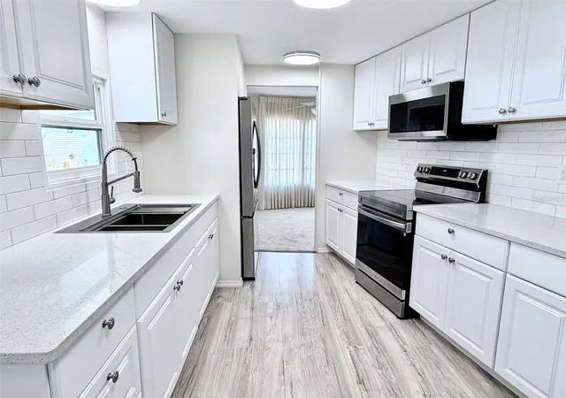 Photo 3 of Manufactured home for sale at 2236 Gondola Dr, Sarasota, FL 34238 | MLS# TB8538604 | Listing updated on 2026-08-17