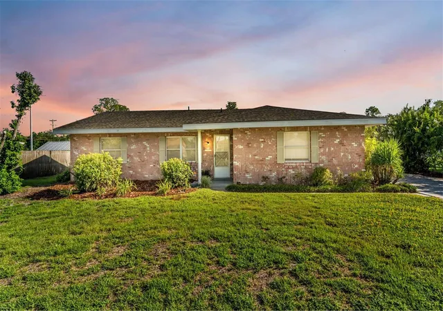 Photo 1 of Sale Pending at 1050 Bearcreek Dr, Bartow, FL 33830 | MLS# L4964259 | Listing updated on 2026-08-17