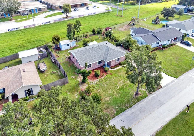 Photo 2 of Sale Pending at 1050 Bearcreek Dr, Bartow, FL 33830 | MLS# L4964259 | Listing updated on 2026-08-17