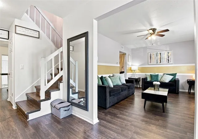 2nd image of 3039 Abbey Ct, Clearwater, FL 33759 | MLS# TB8538626