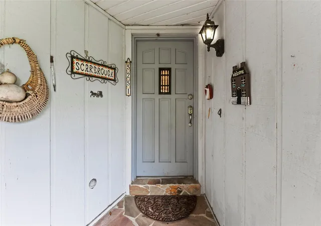 Photo 4 of Single family home for sale at 5251 Lake Jessamine Dr, Orlando, FL 32839 | MLS# O6433370 | Listing updated on 2026-10-05