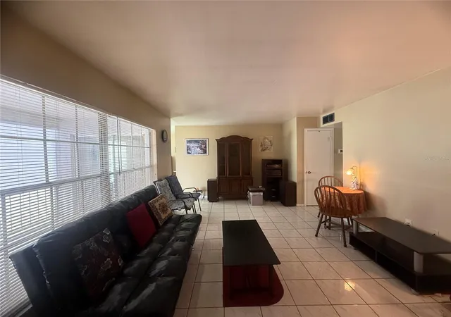 3rd image of 1034 Plantation Dr, Kissimmee, FL 34741