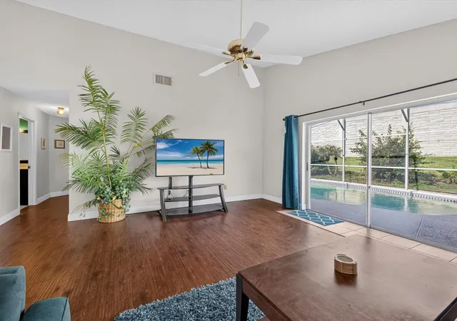 Photo 4 of Single family home for sale at 267 Rochester Loop, Davenport, FL 33897 | MLS# O6433383 | Listing updated on 2026-08-19
