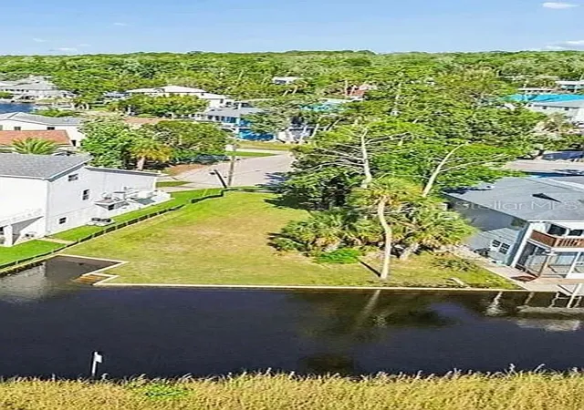 2nd image of 5243 Tropical Pt, Weeki Wachee, FL 34607 | MLS# W7888572