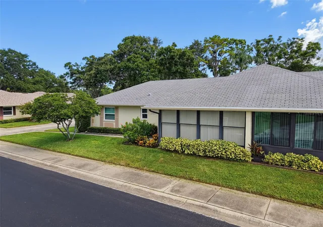3rd image of 1372 Carlisle Ct, Dunedin, FL 34698 | MLS# TB8538645