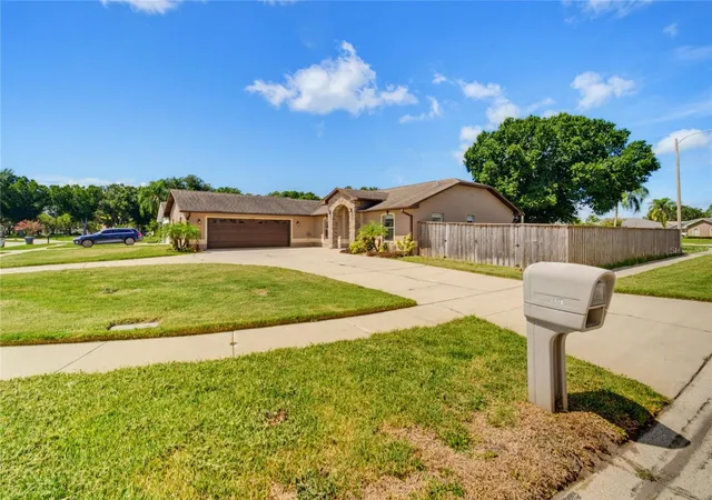 5th image of 5719 Sweetheart Ct, Saint Cloud, FL 34772 | MLS# TB8538648