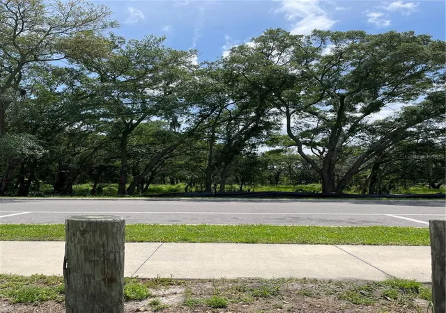 4th image of 6420 N 47Th St, Tampa, FL 33610 | MLS# TB8538654