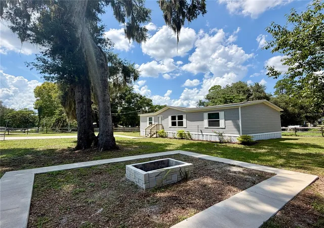 4th image of 11057 Se 132Nd Pl, Ocklawaha, FL 32179 | MLS# R4911816