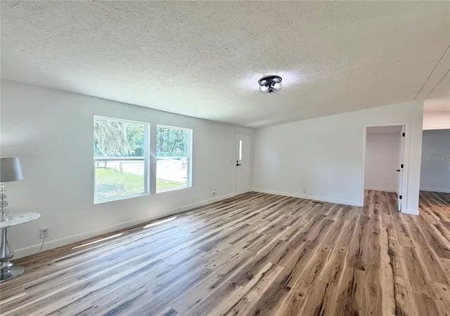 5th image of 11057 Se 132Nd Pl, Ocklawaha, FL 32179 | MLS# R4911816