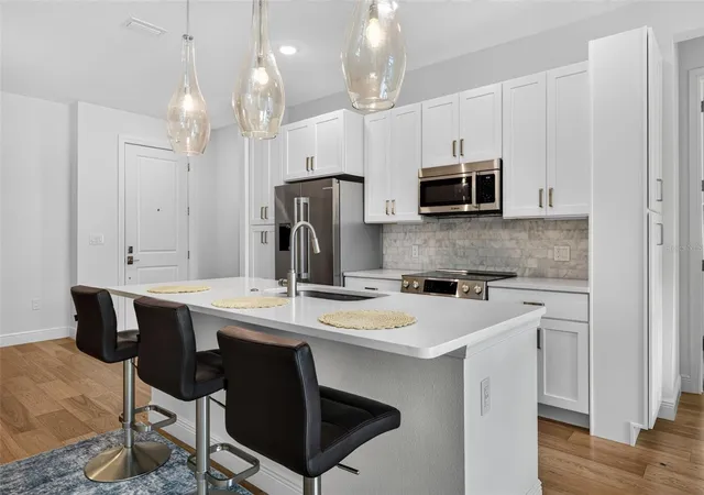 2nd image of 600 3rd Avenue S #207, Saint Petersburg, FL 33701 | MLS# TB8538696