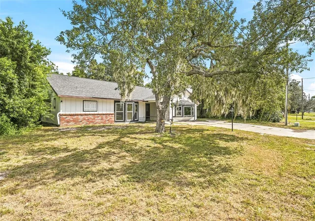 3rd image of 2112 Meadow Lark Rd, Spring Hill, FL 34608 | MLS# TB8538710