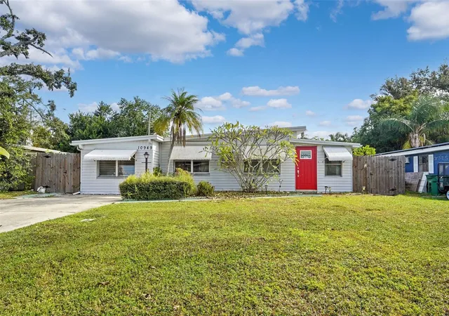 2nd image of 10949 105th St, Largo, FL 33773 | MLS# TB8538711