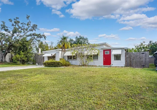 3rd image of 10949 105Th St, Largo, FL 33773 | MLS# TB8538711
