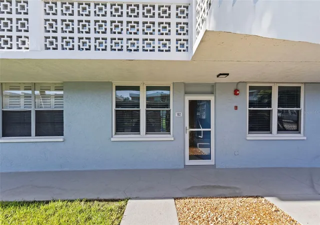 Photo 2 of Condo for sale at 4895 Bay St Ne #102, Saint Petersburg, FL 33703 | MLS# TB8538720 | Listing updated on 2026-08-22
