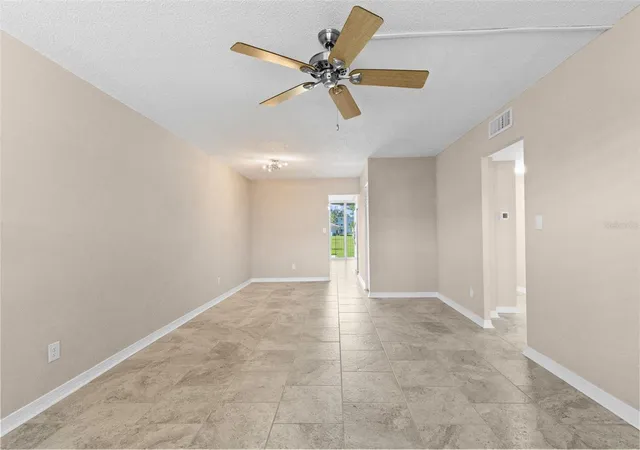 Listing Photo 4 - Condo for sale in building located at 4895 Bay St Ne, ST PETERSBURG, FL 33703 - Unit #102