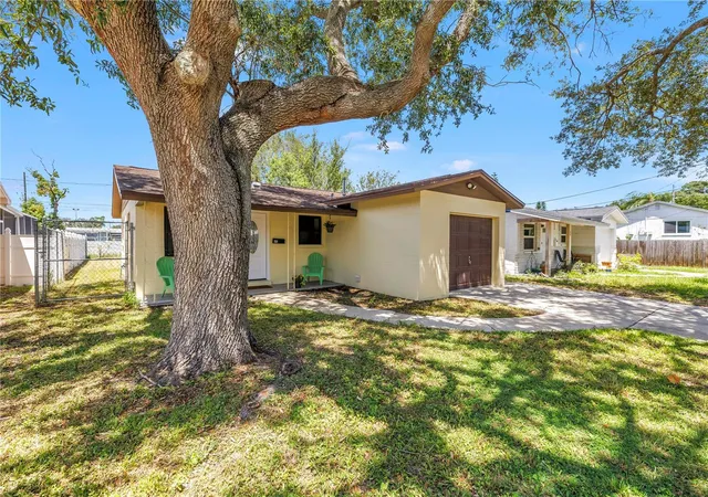 Photo 2 of Single family home for sale at 231 93rd Avenue N, Saint Petersburg, FL 33702 | MLS# TB8538729 | Listing updated on 2026-09-03