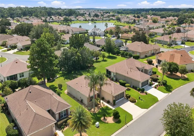2nd image of 12407 Se 92nd Court Rd, Summerfield, FL 34491 | MLS# OM730385