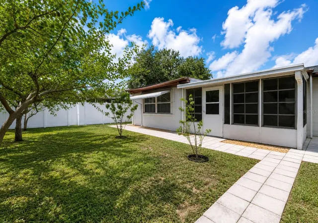 Photo 3 of Single family home for sale at 3302 Rock Royal Dr, Holiday, FL 34691 | MLS# O6433449 | Listing updated on 2026-08-31