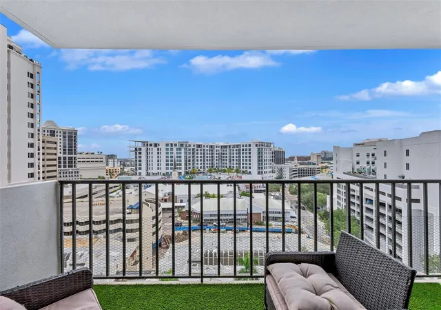 5th image of 101 S Gulfstream Ave, Sarasota, FL 34236