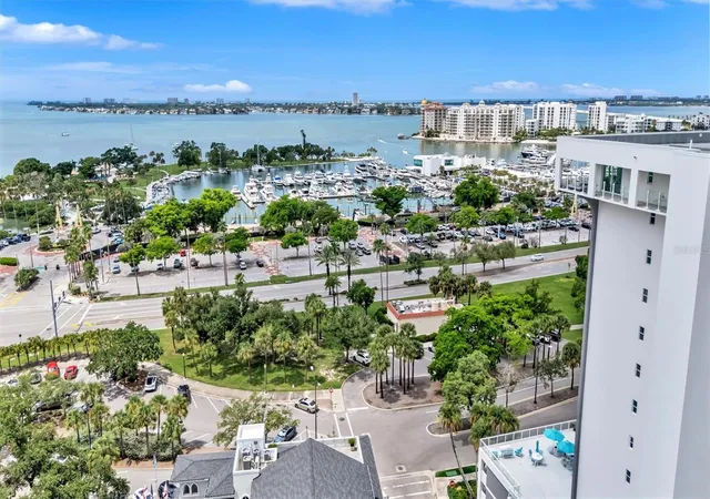 2nd image of 101 S Gulfstream Ave, SARASOTA, FL 34236