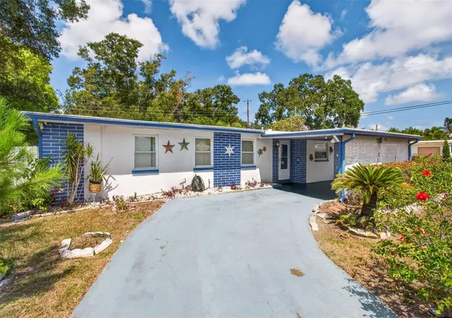 3rd image of 568 Manor Dr, Dunedin, FL 34698 | MLS# TB8538759