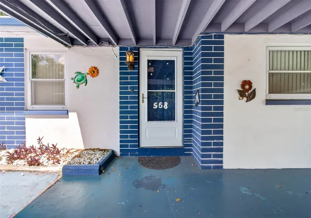 4th image of 568 Manor Dr, Dunedin, FL 34698 | MLS# TB8538759