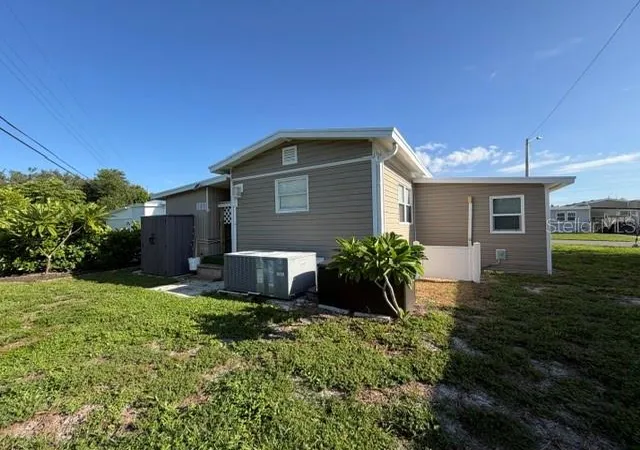 2nd image of 813 S Green Cir, Venice, FL 34285 | MLS# N6145357